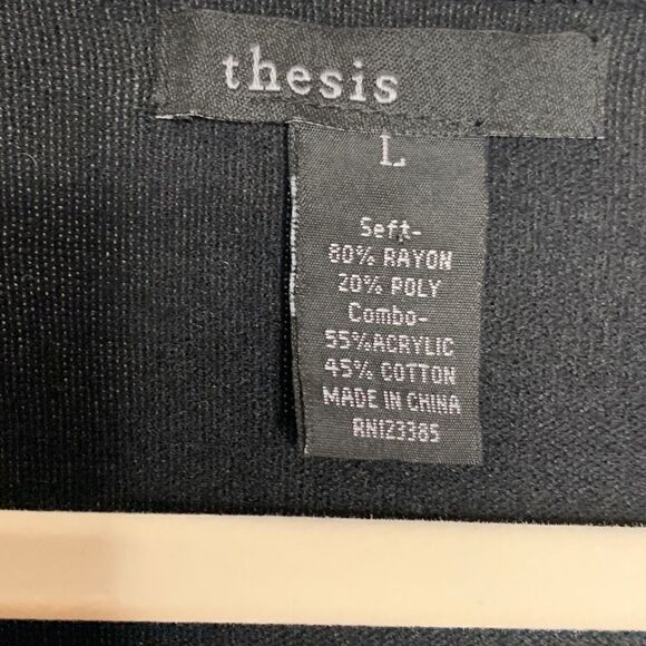 Thesis Crochet Sweater - Picture 3 of 7